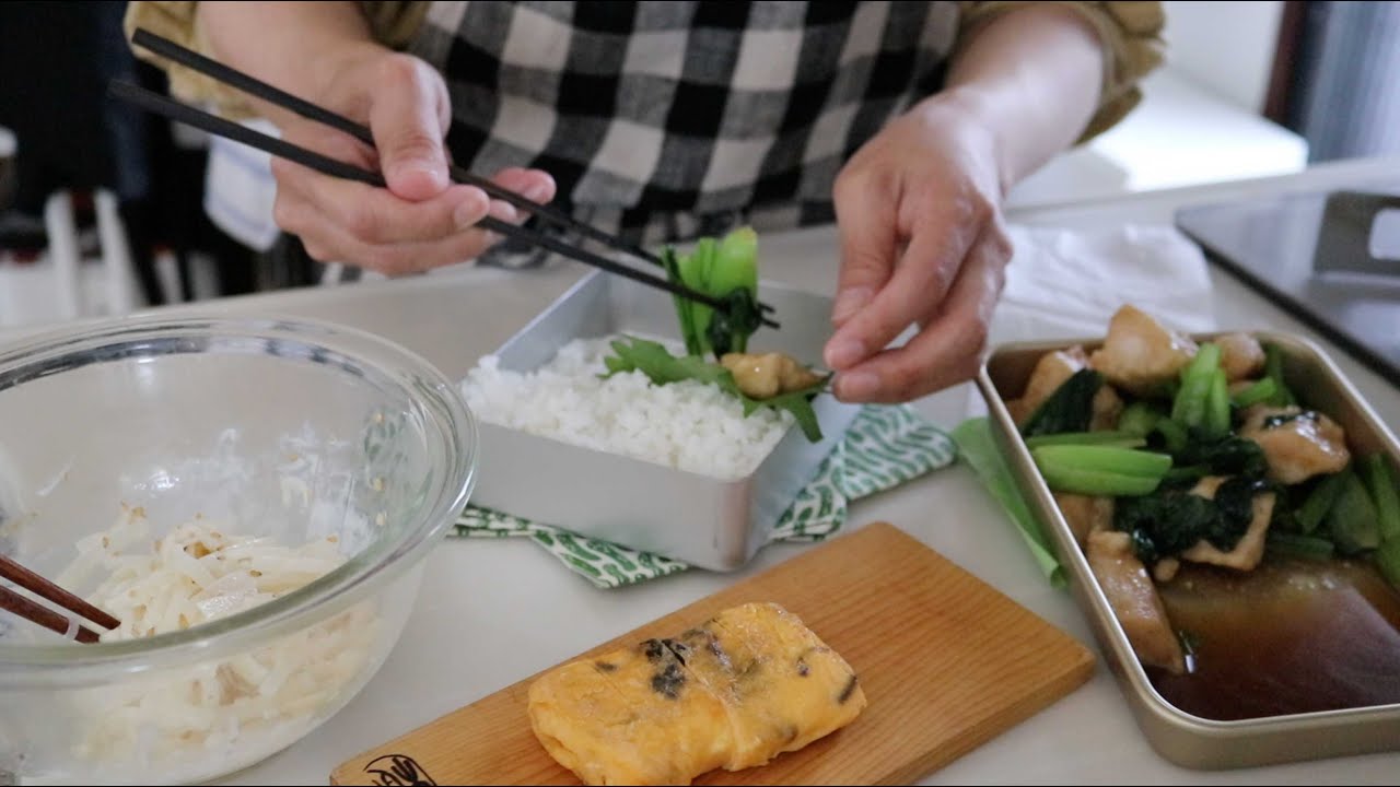 【お弁当作り】たったこれだけで美味しくなる！小松菜と鶏胸肉のシャキシャキ炒め弁当bento＃750