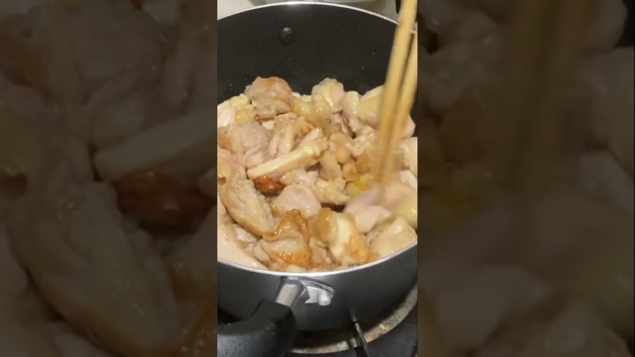 愉快な仲間たちと、鶏もも肉のワイン煮を食す#shorts