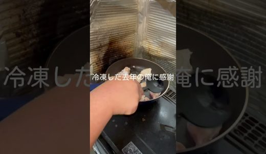 デブ飯240 去年の俺に感謝！とりももトマトチーズ煮込み#shorts