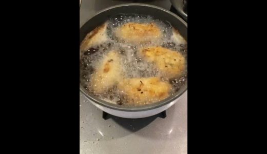鶏もも肉にパン粉をつけて油で茹でるだけ(高速版)