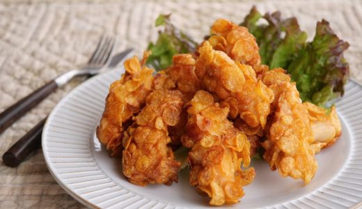 【おうちデリ風♡クリスピーチキン】「鶏むね1枚でこのボリューム」クリスマスにも♪「まるめし」 | Crispy Cornflake Chicken