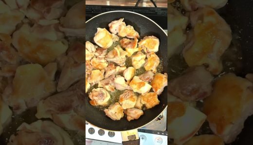 【鶏肉×アボカド】さっぱり＆濃厚！暑い時に食べたい塩レモン炒め